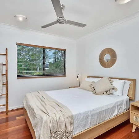 Stunning 2-3 Bed Penthouse Glorious Ocean Views Apartment Trinity Beach Exterior photo