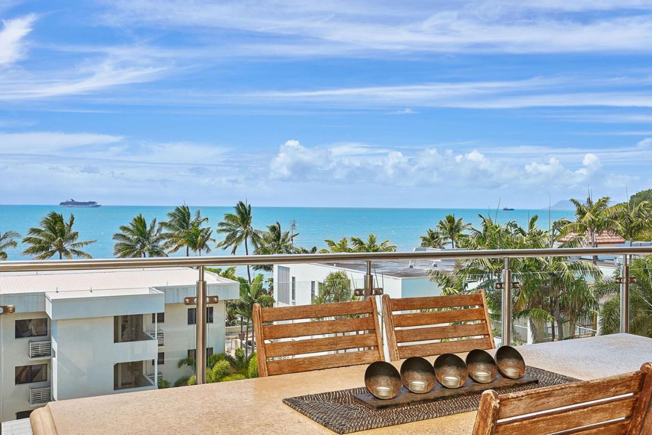 Apartment Stunning 2-3 Bed Penthouse Glorious Ocean Views Trinity Beach