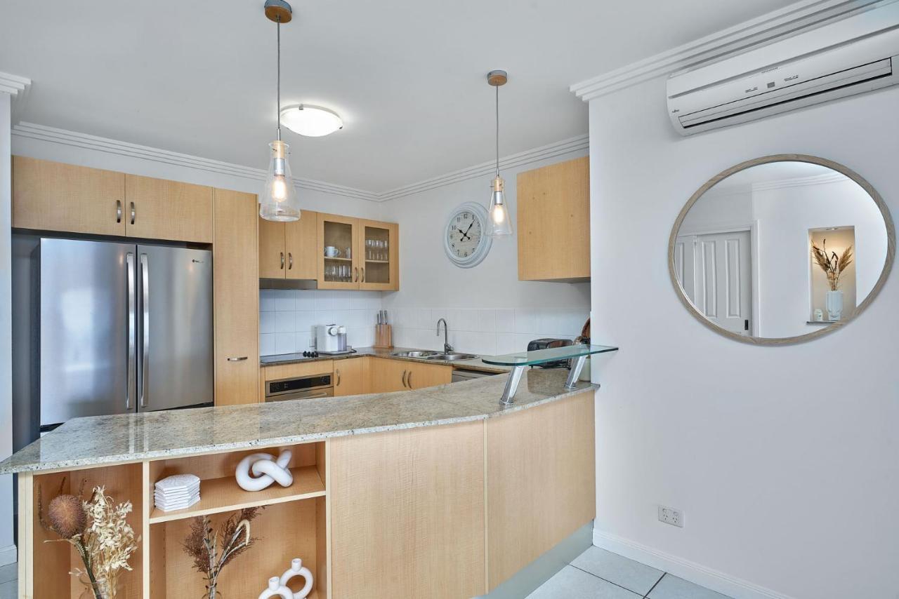 Stunning 2-3 Bed Penthouse Glorious Ocean Views