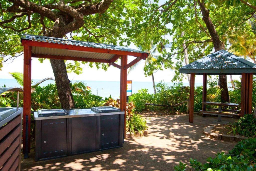 Stunning 2-3 Bed Penthouse Glorious Ocean Views Apartment Trinity Beach